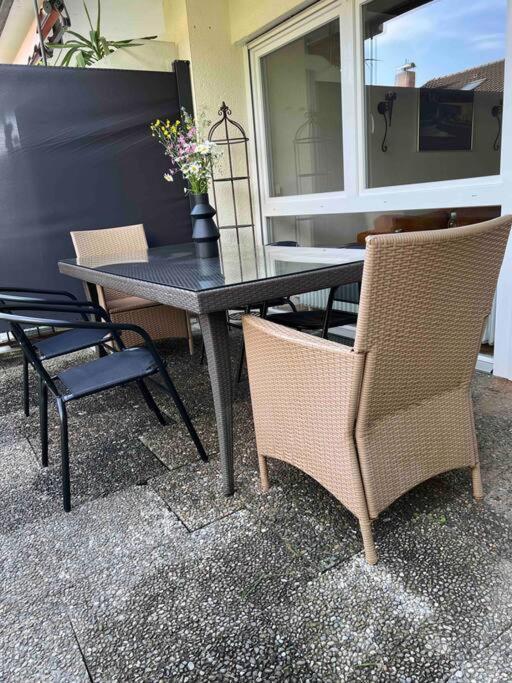 Reiheneckhaus Mit Garten Und Terasse Tettnang Buitenkant foto